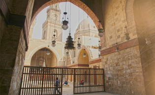 من مجموعة السلطان قلاوون - شارع المعز بالقاهرة